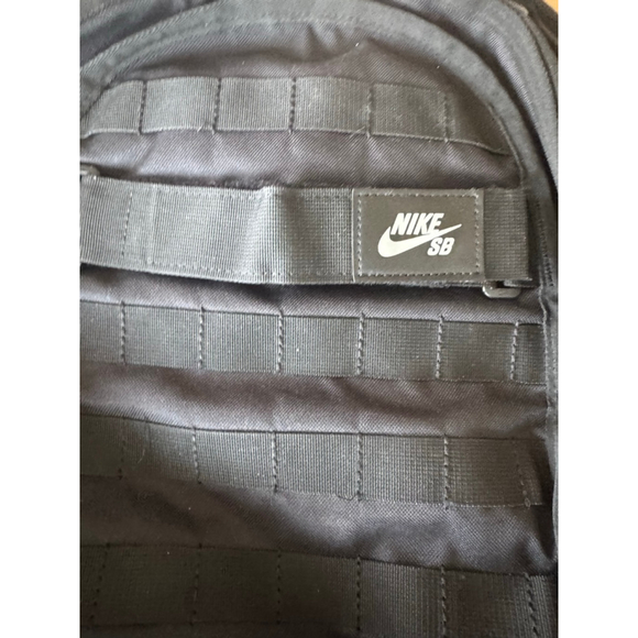 Men's Nike SB Black One Size Backpack with White Logo - Picture 2 of 3